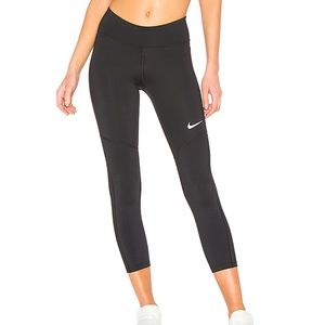 Women’s Nike cropped leggings